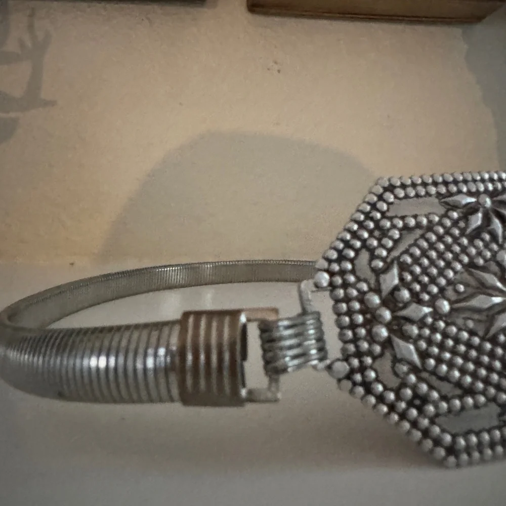 Vintage‎ Art Deco–Style Silver-Tone Waist Cincher Belt – 24” Long